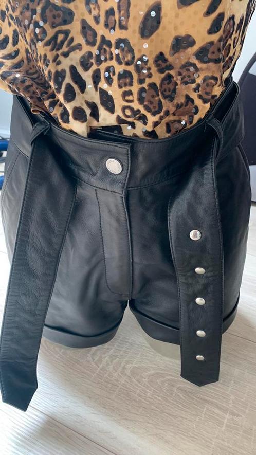 Nieuw echt lams leren short broek zwart XS merk TIGHA  TIGA, Kleding | Dames, Broeken en Pantalons, Nieuw, Maat 34 (XS) of kleiner