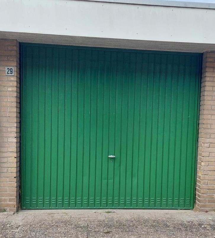 TE HUUR Garage Benthuizen 19 M2, Auto diversen, Autostallingen en Garages