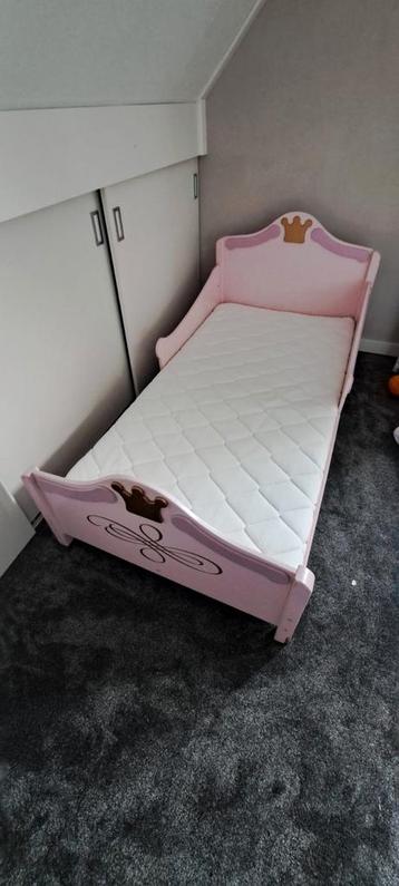 Prinsessen bed beschikbaar voor biedingen