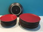 Rood kerst servies 8 borden 22 en 8 x 27 cm rond stoneware, Huis en Inrichting, Keuken | Servies, Ophalen, Zo goed als nieuw, Bord(en)