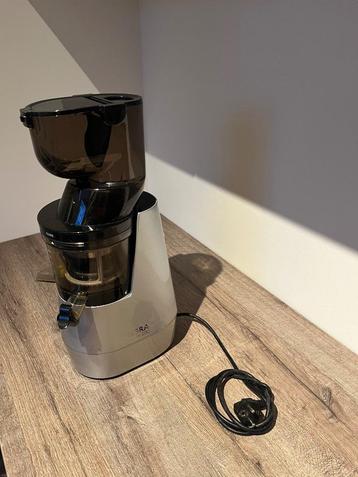Verticale slowjuicer Zebra by Zoo met accessoires beschikbaar voor biedingen