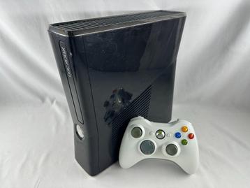 Xbox 360 S zwart + 250 GB HD, witte controller & kabels beschikbaar voor biedingen