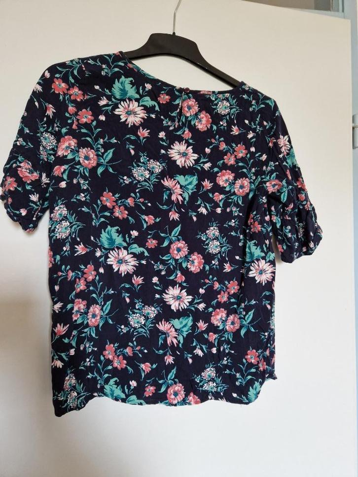 Mooie dames donkere blouse met bloemen print, Kleding | Dames, Blouses en Tunieken, Zo goed als nieuw, Ophalen of Verzenden