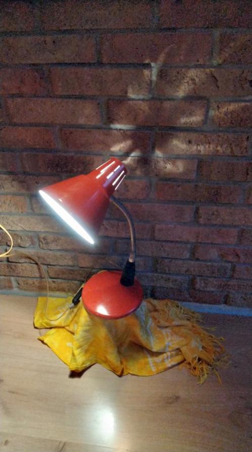 MOOIE VINTAGE LAMP, Huis en Inrichting, Lampen | Tafellampen, Gebruikt, Minder dan 50 cm, Metaal, Ophalen of Verzenden