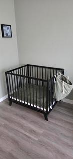 Complete box met accessoires, Ophalen, Zo goed als nieuw, Vierkant, Boxkleed