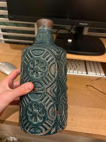 Blauwe vaas (decoratie) beschikbaar voor biedingen
