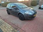 Fiat Punto 1.4 3DR 2007 Grijs, Auto's, Voorwielaandrijving, 4 cilinders, Origineel Nederlands, Handgeschakeld