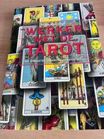 Werken met de Tarot - Hajo Banzhaf, Boeken, Ophalen of Verzenden, Zo goed als nieuw, Tarot of Kaarten leggen, Achtergrond en Informatie