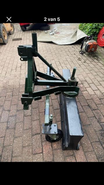 Grond / mest schuif voor mini tracktor beschikbaar voor biedingen