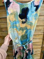 White icy lange gekleurde jurk NIEUW, Ophalen of Verzenden, Zo goed als nieuw, Onder de knie