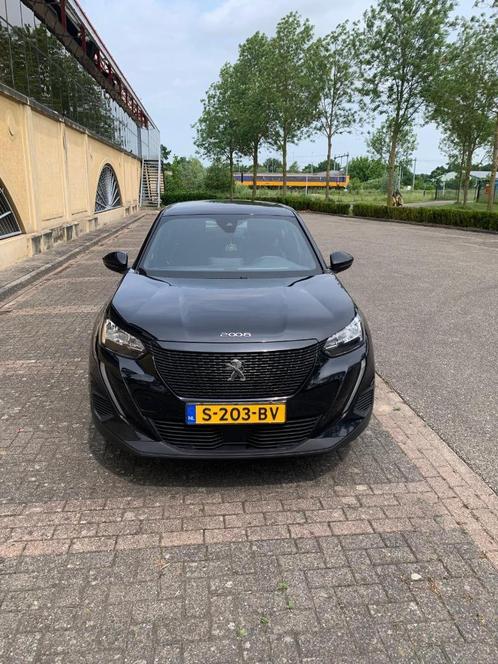 Private Lease | Peugeot 2008 1.2 Puretech 100pk 2023 Zwart, Auto's, Peugeot, Particulier, Benzine, Euro 6, B, SUV of Terreinwagen