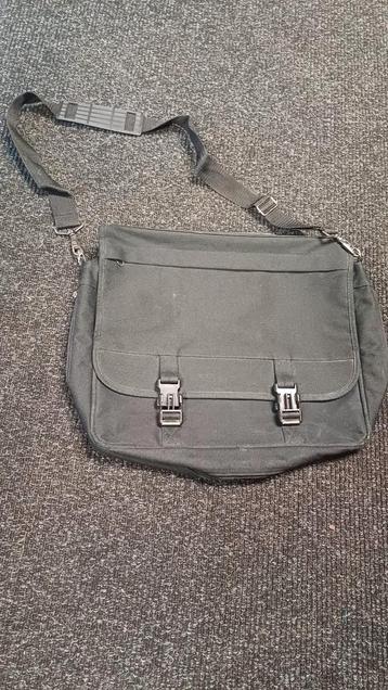 Zwarte Laptoptas - 40x25cm beschikbaar voor biedingen