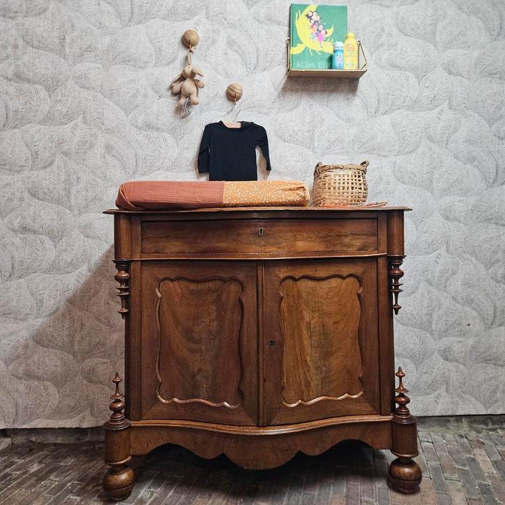 Mooie notenhouten biedemeier dressoir/commode, Huis en Inrichting, Kasten | Dressoirs, Zo goed als nieuw, 25 tot 50 cm, Ophalen