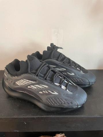 Yeezy 700 maat 41 beschikbaar voor biedingen
