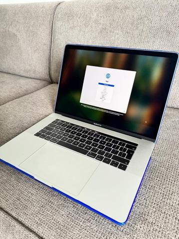 MacBook Pro 15" 2019 32/256 NL Touchbar beschikbaar voor biedingen