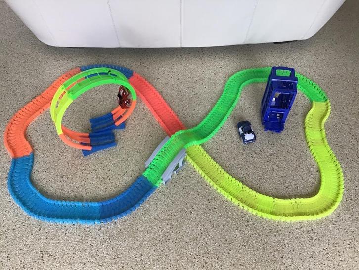 Glow in the dark racebaan (Sint tip), Kinderen en Baby's, Speelgoed | Racebanen, Gebruikt, Racebaan, Elektrisch, Overige merken