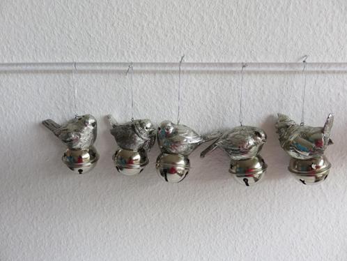 Set van 5 zilveren kerstbellen met vogels, Diversen, Kerst, Zo goed als nieuw, Ophalen of Verzenden