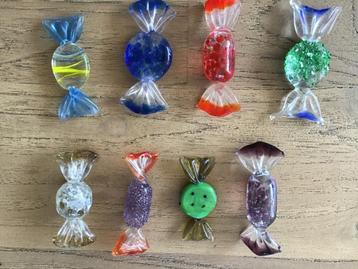 8 glazen snoepjes Murano stijl beschikbaar voor biedingen
