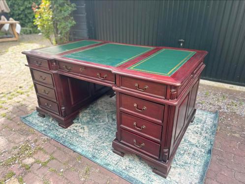 Chesterfield Engels bureau, Antiek en Kunst, Antiek | Kantoor en Zakelijk, Ophalen of Verzenden