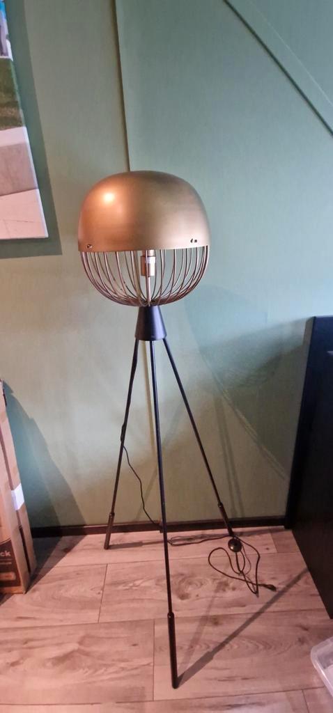 Zwart gouden staande vloerlamp! 170cm hoog., Huis en Inrichting, Lampen | Vloerlampen, Zo goed als nieuw, 150 tot 200 cm, Metaal