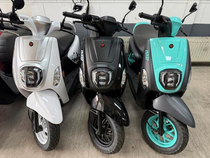 Rso Speedy 45km 2025 White, Black en Green Nieuw!, Fietsen en Brommers, Scooters | Overige merken, Nieuw, Benzine, Ophalen