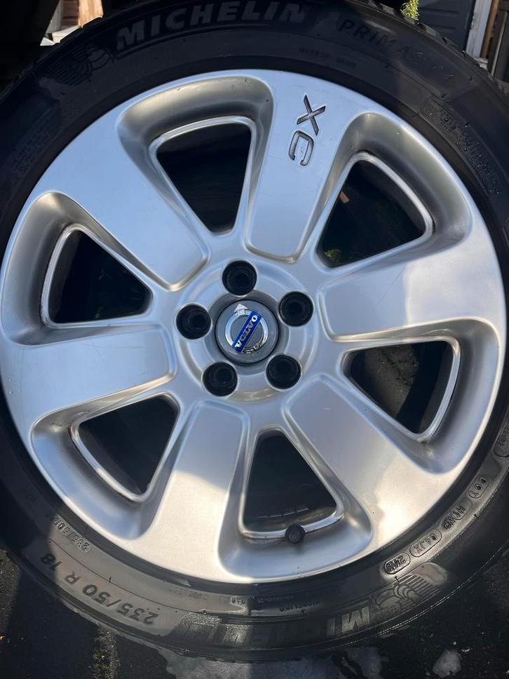 Volvo XC70 Velgen met banden 235/50 R18, Auto-onderdelen, Banden en Velgen, Banden en Velgen, Zomerbanden, 18 inch, 235 mm, Personenwagen