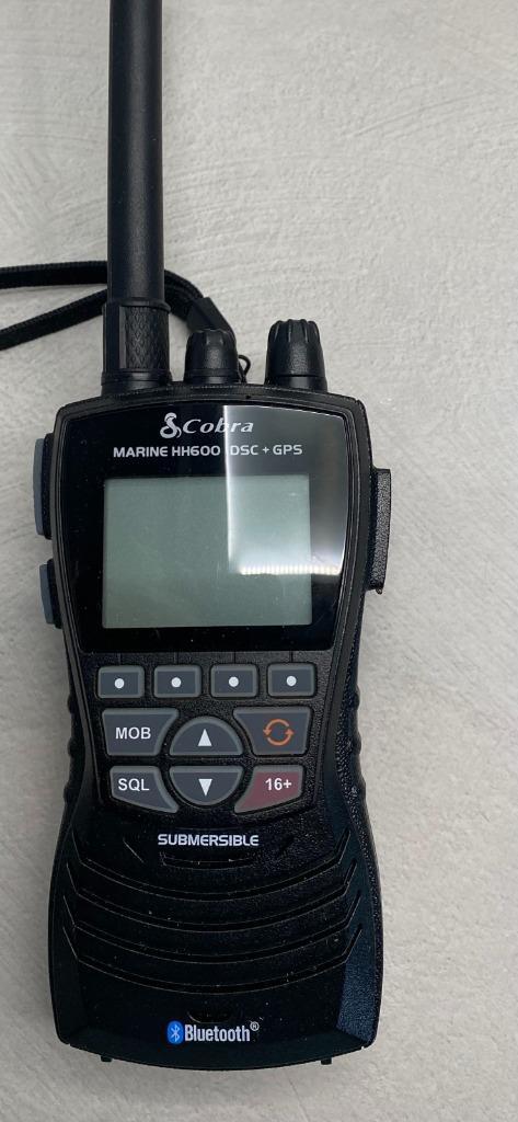 Cobra HH600 Handmarifoon - drijvend - met GPS en DSC -, Watersport en Boten, Navigatiemiddelen en Scheepselektronica, Zo goed als nieuw
