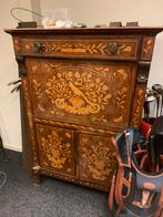 Empire secretaire, Ophalen