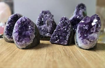 Edelstenen en mineralen beschikbaar voor biedingen