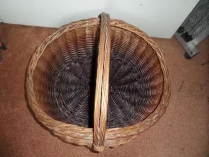 Mand - Oogstmand - Plukmand - Brocant, Huis en Inrichting, Woonaccessoires | Schalen en Manden, Zo goed als nieuw, Mand, Rond