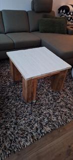 2 houten bielzen tafeltjes op wieltjes, Huis en Inrichting, 50 tot 100 cm, Zo goed als nieuw, Rechthoekig, 50 tot 100 cm