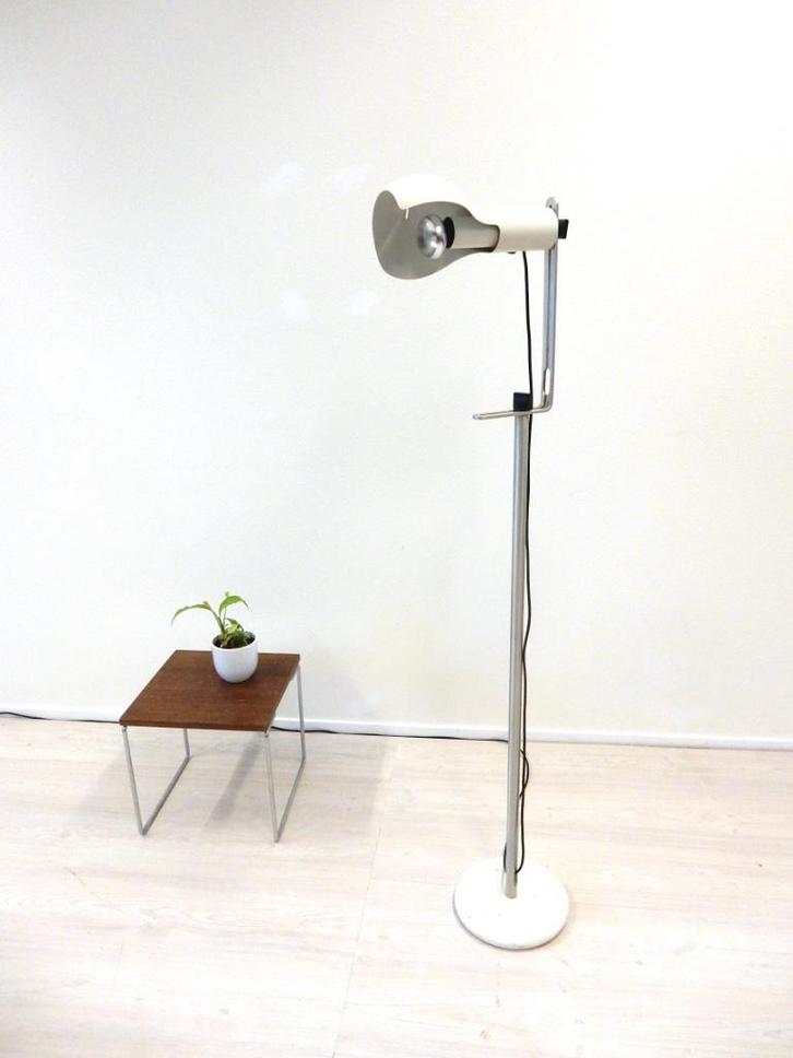 vintage JOE COLOMBO design vloerlamp staanlamp jaren60 OLUCE, Huis en Inrichting, Lampen | Vloerlampen, Gebruikt, Metaal, Ophalen of Verzenden