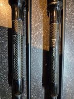 2x Sonik Xtractor hengels + molens en foudraal 9ft, Ophalen, Zo goed als nieuw, Werphengel