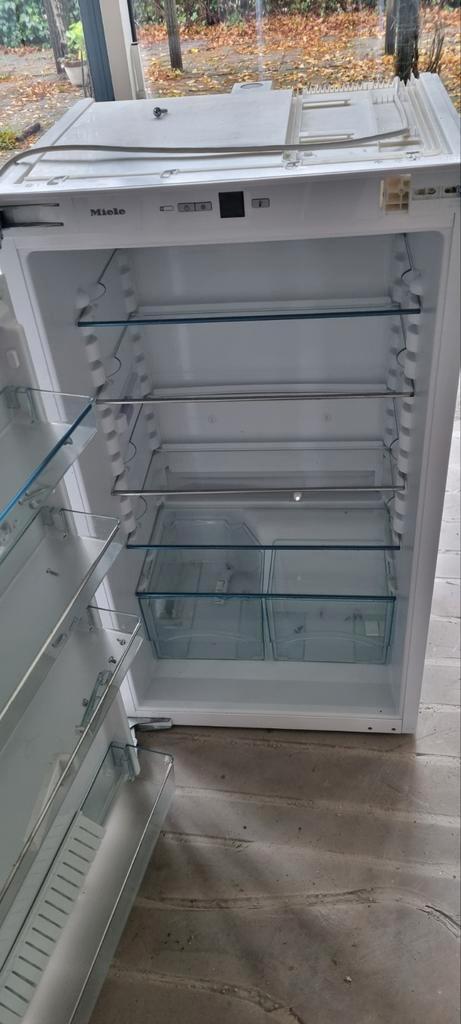 Miele Inbouw Koelkast K33222i - 3 jaar oud, Witgoed en Apparatuur, Koelkasten en IJskasten, Gebruikt, Zonder vriesvak, 200 liter of meer