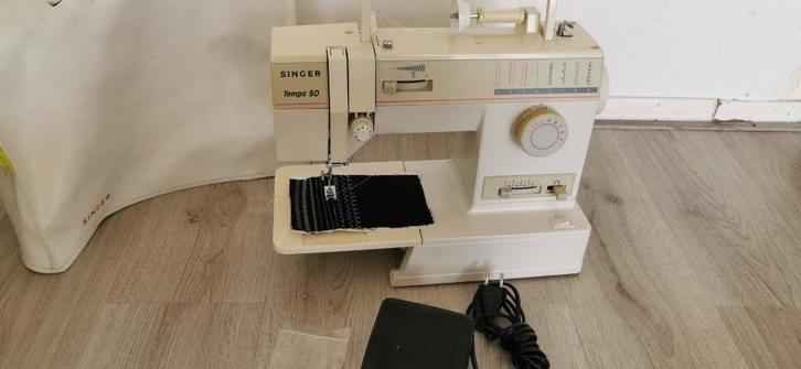 Naaimachine Singer Tempo 50 Model 9005, Hobby en Vrije tijd, Naaimachines en Toebehoren, Zo goed als nieuw, Naaimachine, Singer