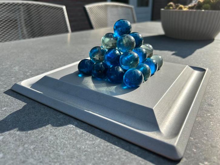 Leuk tactisch piramidespel, Hobby en Vrije tijd, Gezelschapsspellen | Overige, Zo goed als nieuw, Een of twee spelers, Ophalen of Verzenden