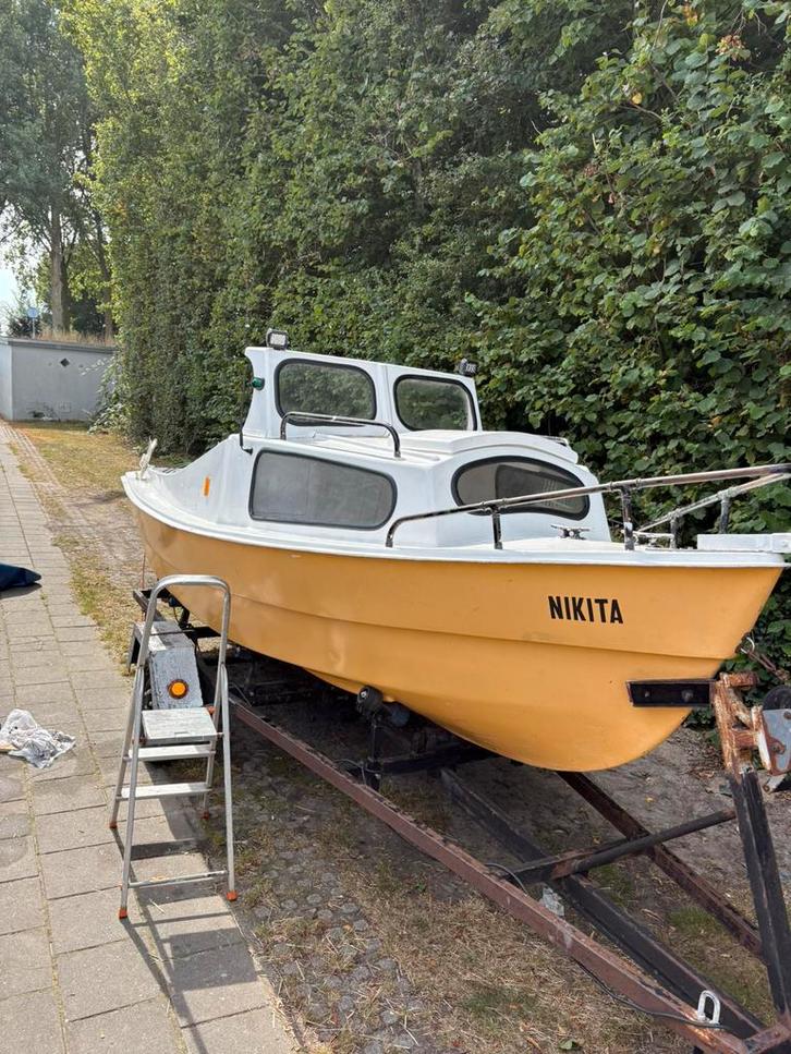 Nette boot met Honda 10pk + trailer, Watersport en Boten, Motorboten en Motorjachten, Zo goed als nieuw, Polyester, Tot 6 meter