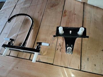 Nieuwe chrome kranen voor caravan of camper project beschikbaar voor biedingen