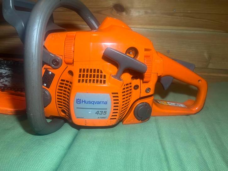 TE KOOP!!! HUSQVARNA 435 kettingzaag, Doe-het-zelf en Verbouw, Gereedschap | Zaagmachines, Zo goed als nieuw, Kettingzaag, 1200 watt of meer
