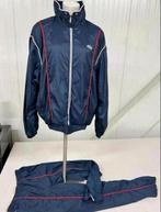 Origineel Lacoste Sport trainingspak L tracksuit blauw-rood, Kleding | Heren, Sportkleding, Maat 52/54 (L), Ophalen of Verzenden