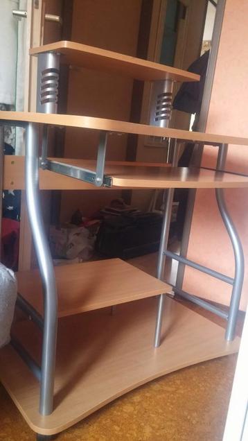 Computer meubel beschikbaar voor biedingen
