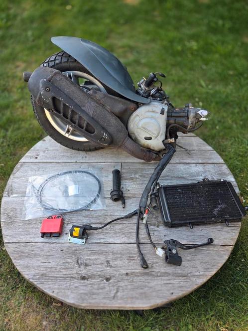 Piaggio hexagon 125 lc 12 inch duitse papieren compleet, Fietsen en Brommers, Brommeronderdelen | Algemeen, Zo goed als nieuw