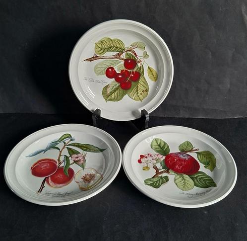 Portmeirion England 3 porseleinen dessert bordjes. Pomona., Huis en Inrichting, Keuken | Servies, Zo goed als nieuw, Bord(en)