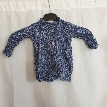 Leuk blauw shirt met witte stippen. mt 68. Merk Hema beschikbaar voor biedingen
