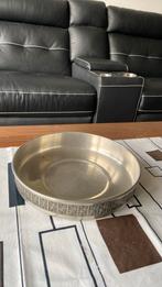 Zilverkleurige schaal met decoratieve rand, Antiek en Kunst, Ophalen of Verzenden