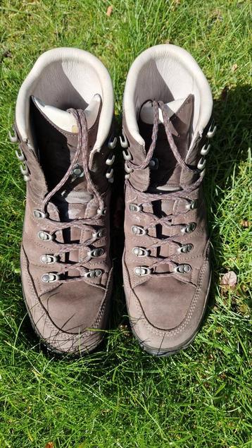Lowa Bergschoenen - Maat 44.5 - Zo goed als nieuw! beschikbaar voor biedingen
