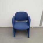 Ahrend fauteuil - blauwe stof verrijdbaar, Huis en Inrichting, Fauteuils, Nieuw, Stof, Verzenden
