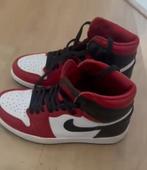 Praktisch nieuw! Jordans maat 38.5, Ophalen of Verzenden, Zo goed als nieuw, Rood, Sneakers of Gympen