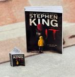 Mini boeken Poppenhuis Stephen King Boeken Schaal 1/12 1/6, Verzamelen, Poppen, Nieuw, Ophalen of Verzenden, H, H