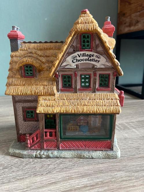 Lemax Kersthuisje Village Chocolatier, Diversen, Kerst, Gebruikt, Ophalen of Verzenden